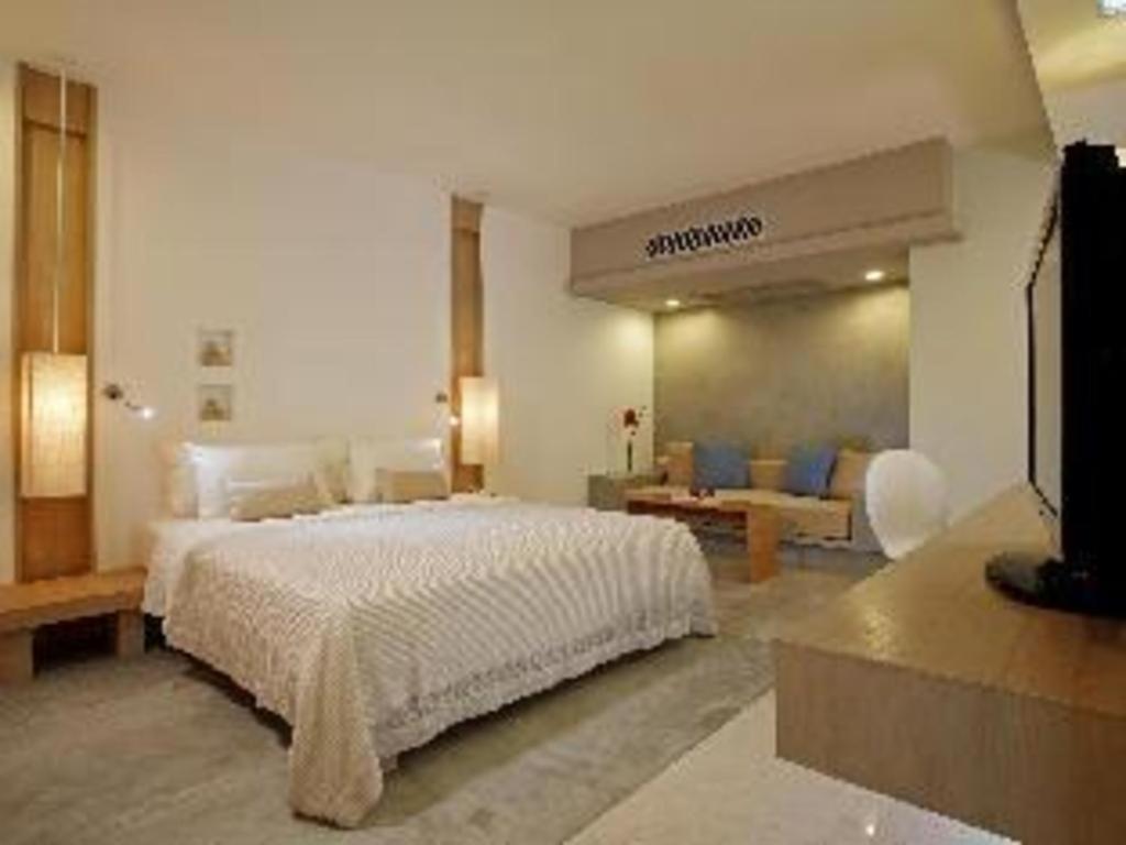 מלון Karon Ramada By Wyndham Phuket Southsea מראה חיצוני תמונה