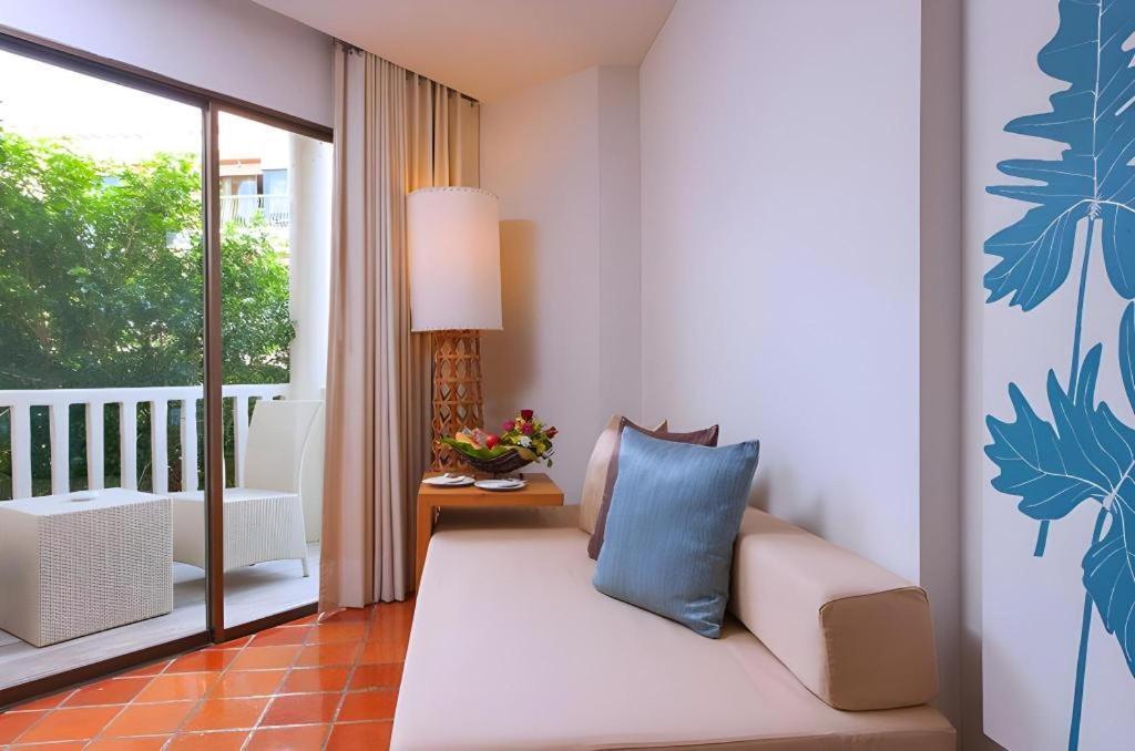 מלון Karon Ramada By Wyndham Phuket Southsea מראה חיצוני תמונה